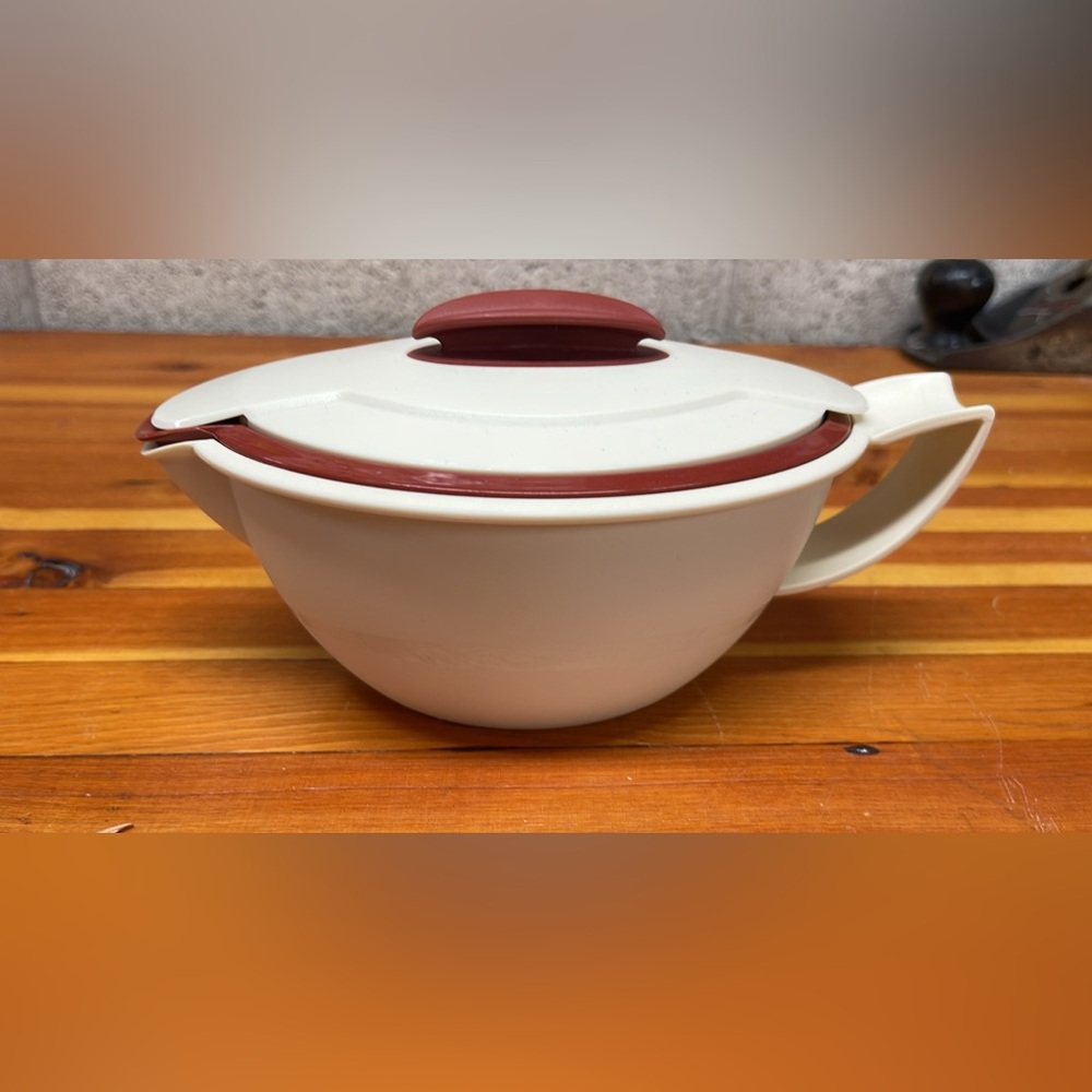 Vintage Tupperware Gravy Boat